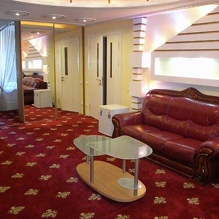 Gloria Mini-Hotel Chişinău Extérieur photo